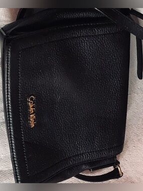 Calvin Klein Pebbled Black Leather Crossbody Purse (Like New)